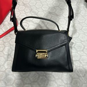 Michael kors bag with dust bag like new used once just have in my closet